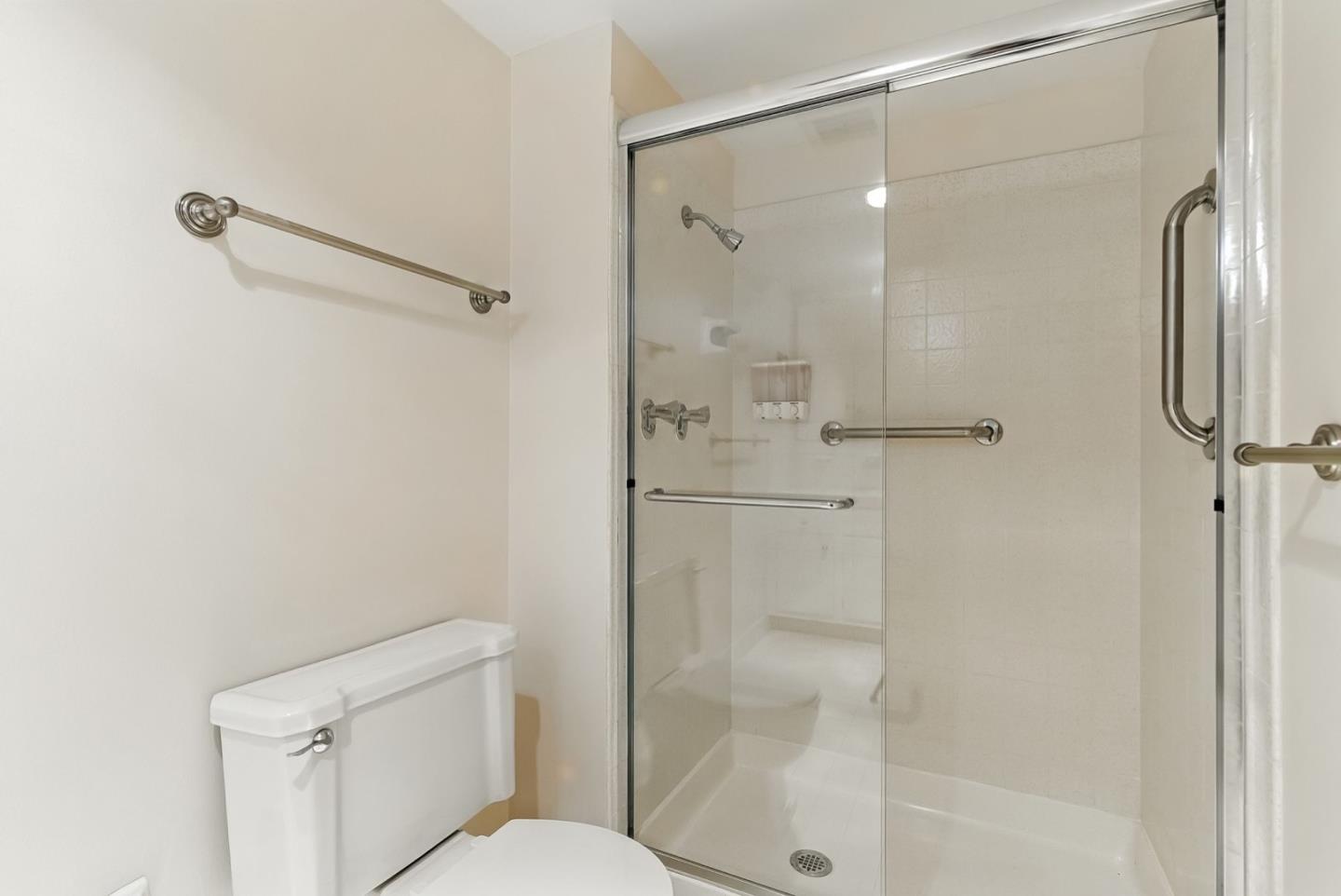 Detail Gallery Image 20 of 32 For 728 Elm St #205,  San Carlos,  CA 94070 - 2 Beds | 2 Baths