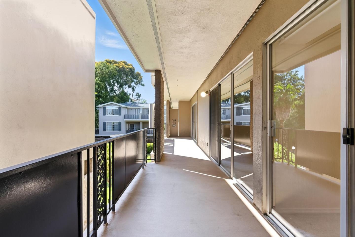 Detail Gallery Image 23 of 32 For 728 Elm St #205,  San Carlos,  CA 94070 - 2 Beds | 2 Baths