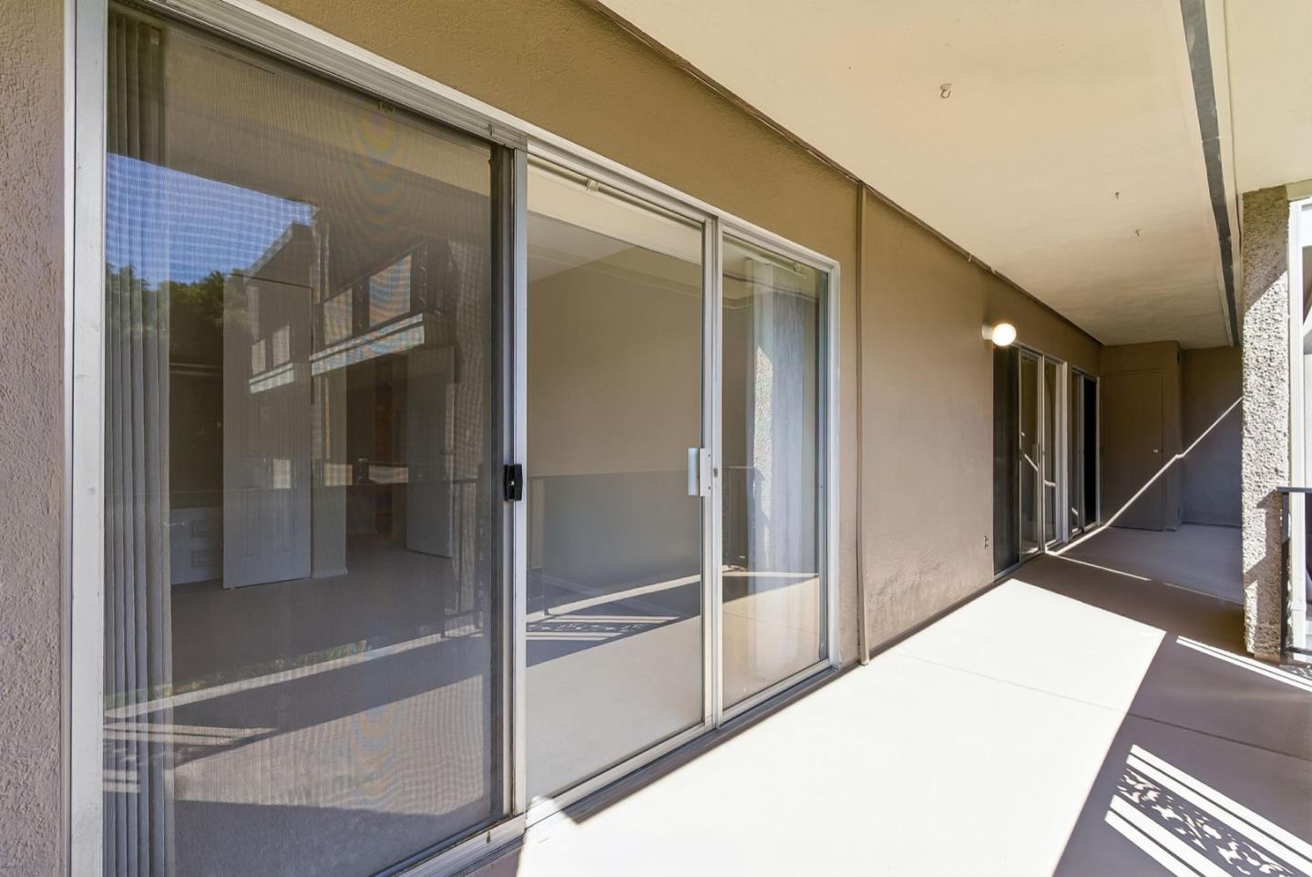 Detail Gallery Image 24 of 32 For 728 Elm St #205,  San Carlos,  CA 94070 - 2 Beds | 2 Baths