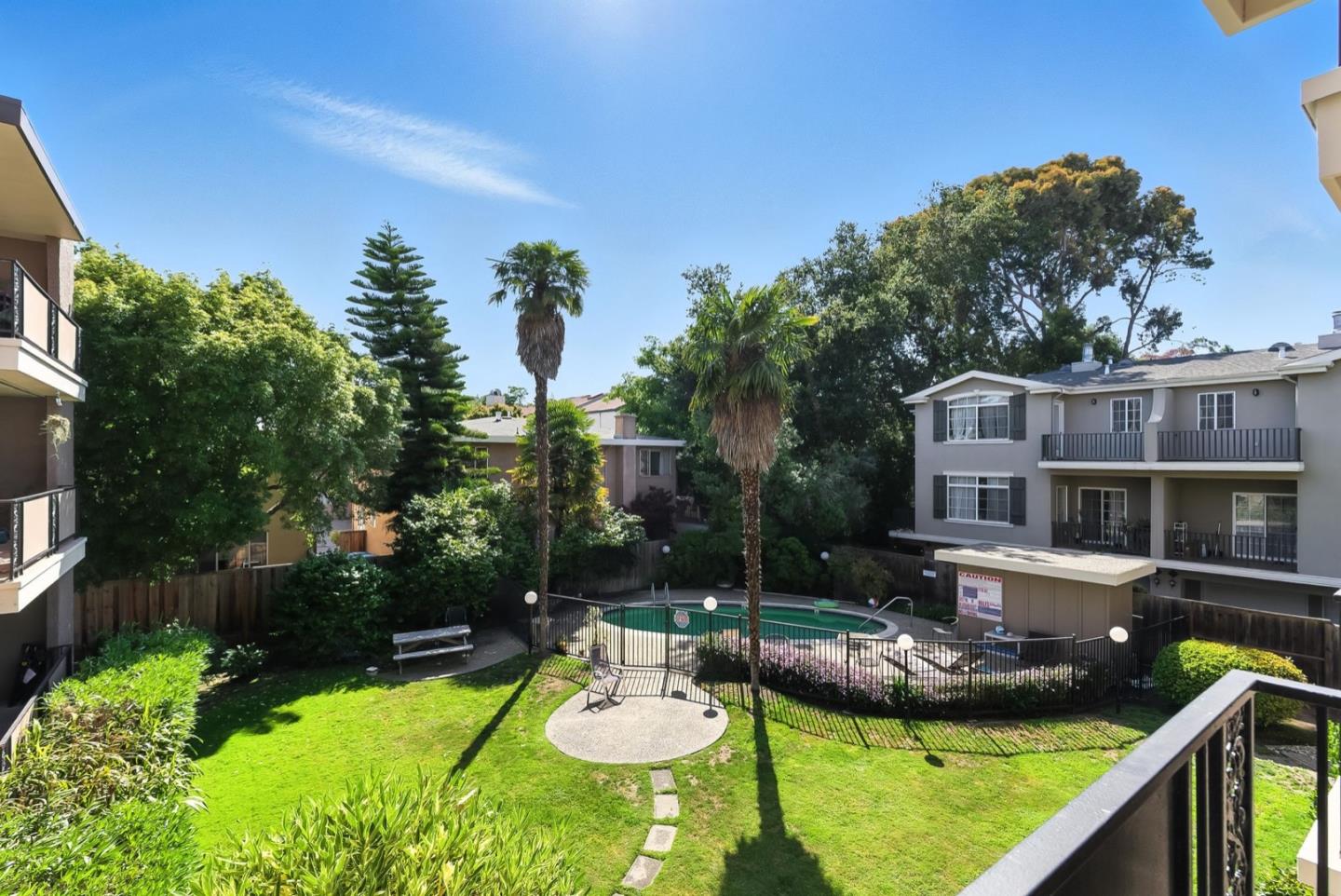 Detail Gallery Image 26 of 32 For 728 Elm St #205,  San Carlos,  CA 94070 - 2 Beds | 2 Baths