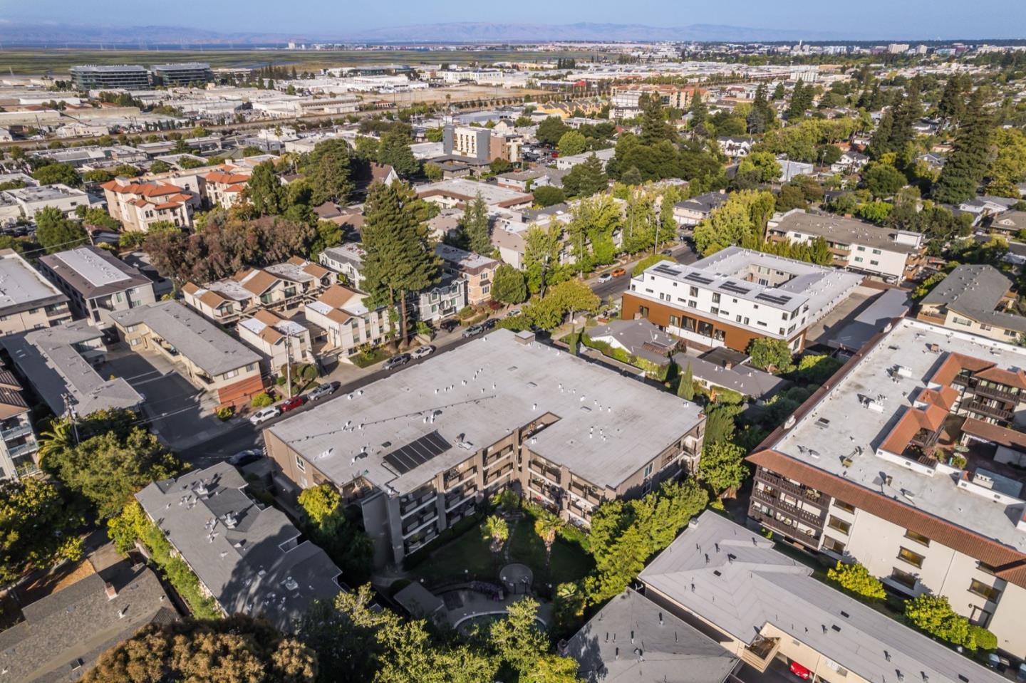 Detail Gallery Image 31 of 32 For 728 Elm St #205,  San Carlos,  CA 94070 - 2 Beds | 2 Baths
