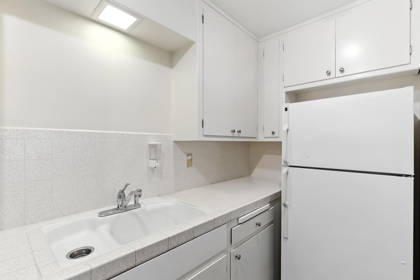 Detail Gallery Image 9 of 32 For 728 Elm St #205,  San Carlos,  CA 94070 - 2 Beds | 2 Baths