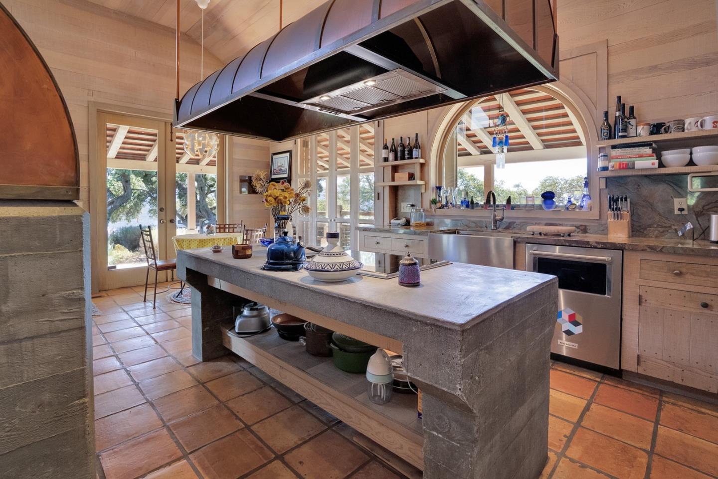 Detail Gallery Image 12 of 48 For 31 Asoleado Pl, Carmel Valley,  CA 93924 - 3 Beds | 3 Baths