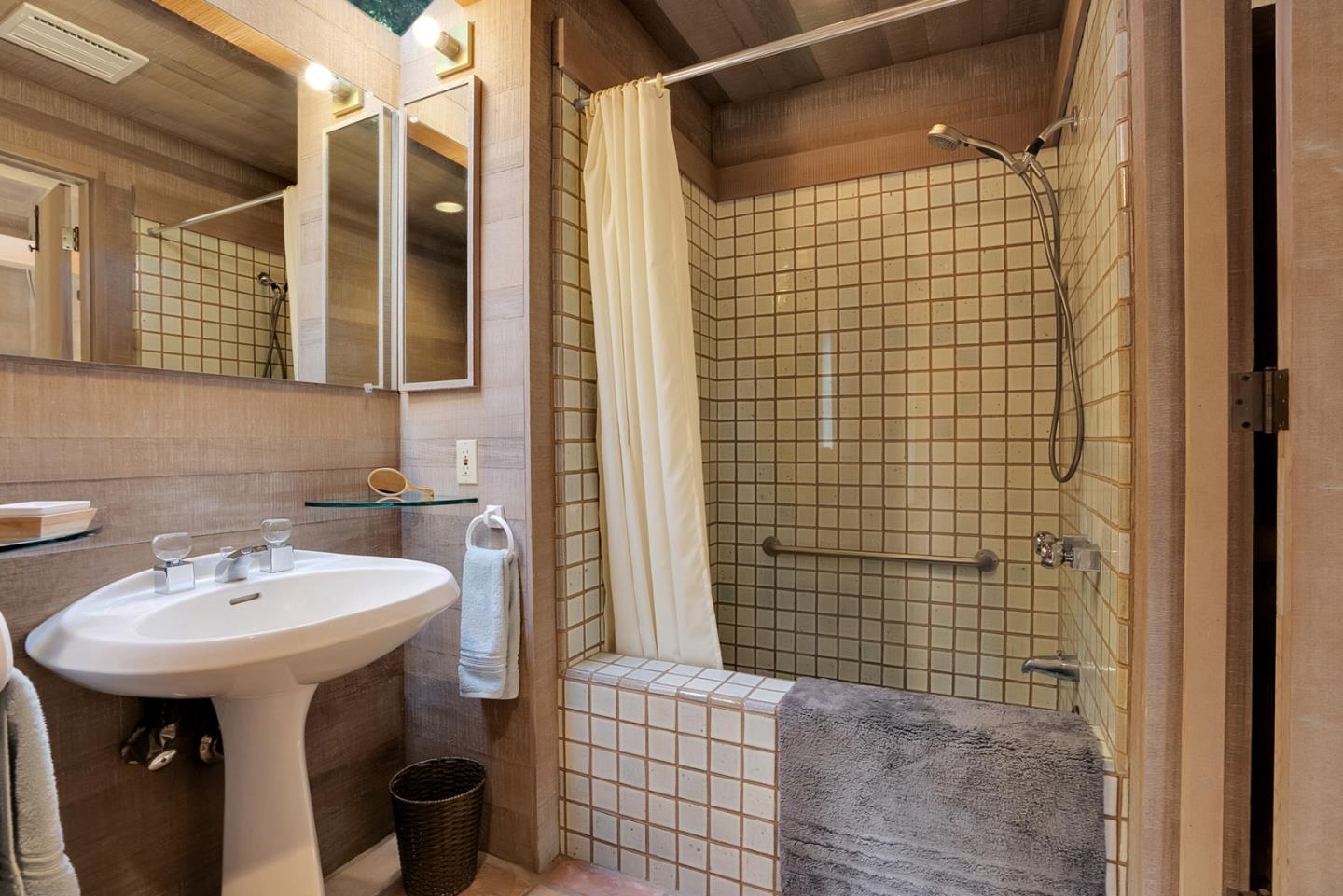 Detail Gallery Image 22 of 48 For 31 Asoleado Pl, Carmel Valley,  CA 93924 - 3 Beds | 3 Baths