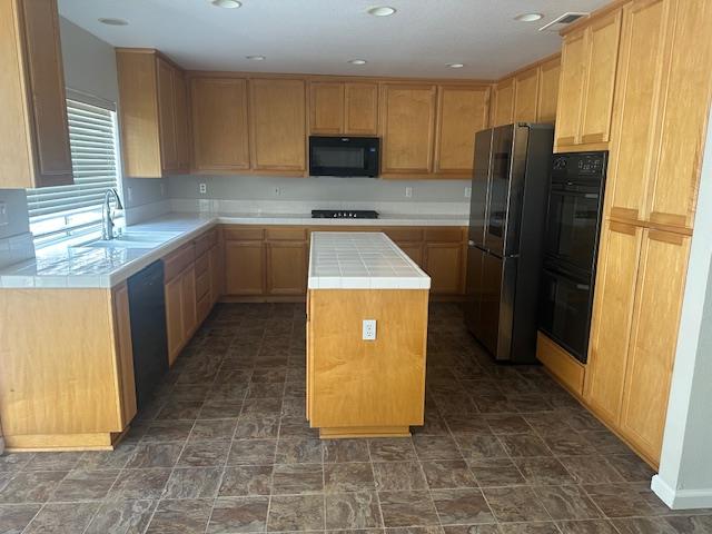 Detail Gallery Image 2 of 17 For 6141 Running Springs Rd, San Jose,  CA 95135 - 5 Beds | 3 Baths
