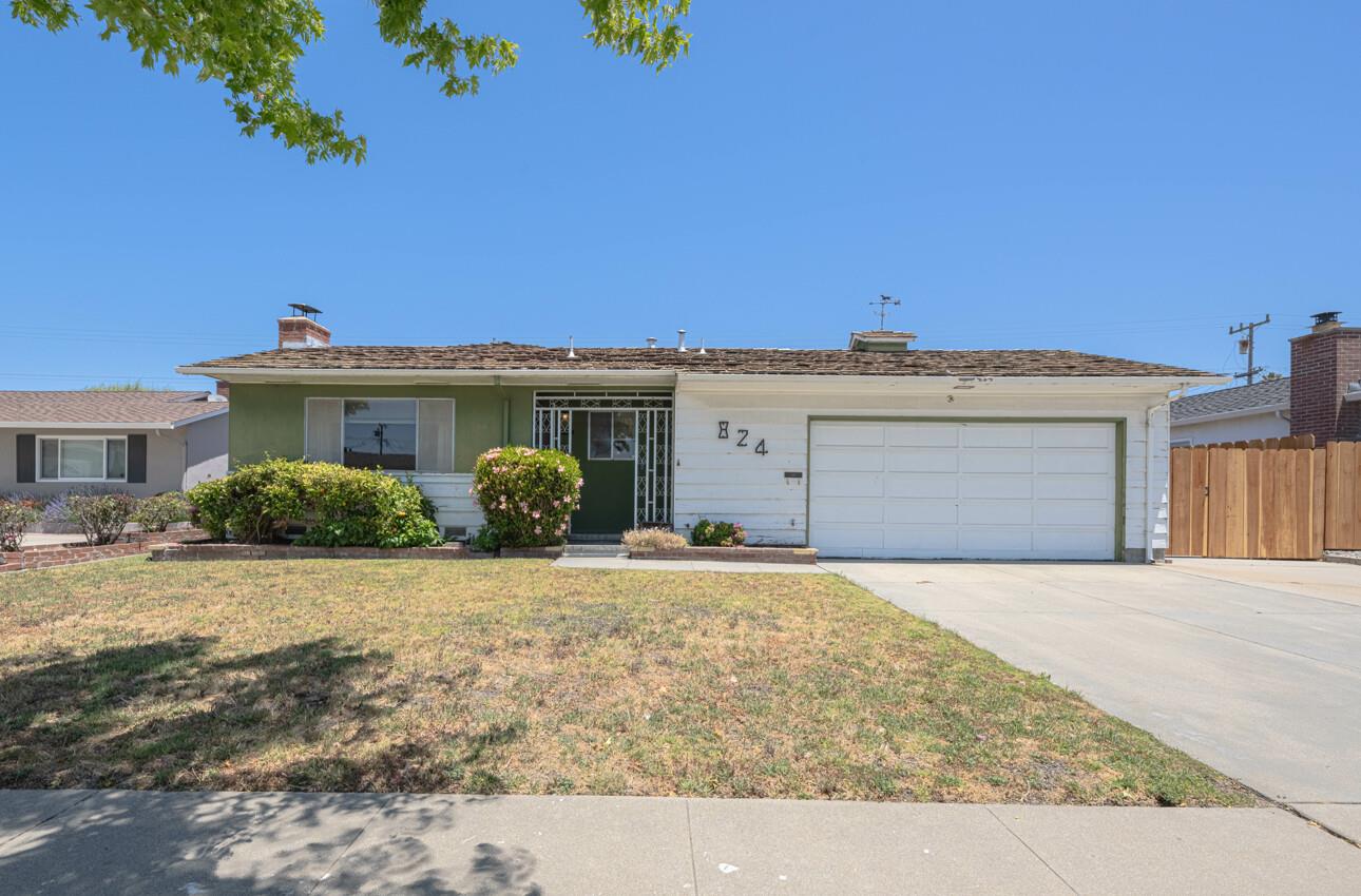 Detail Gallery Image 1 of 25 For 824 Fairfax Dr, Salinas,  CA 93901 - 3 Beds | 1 Baths