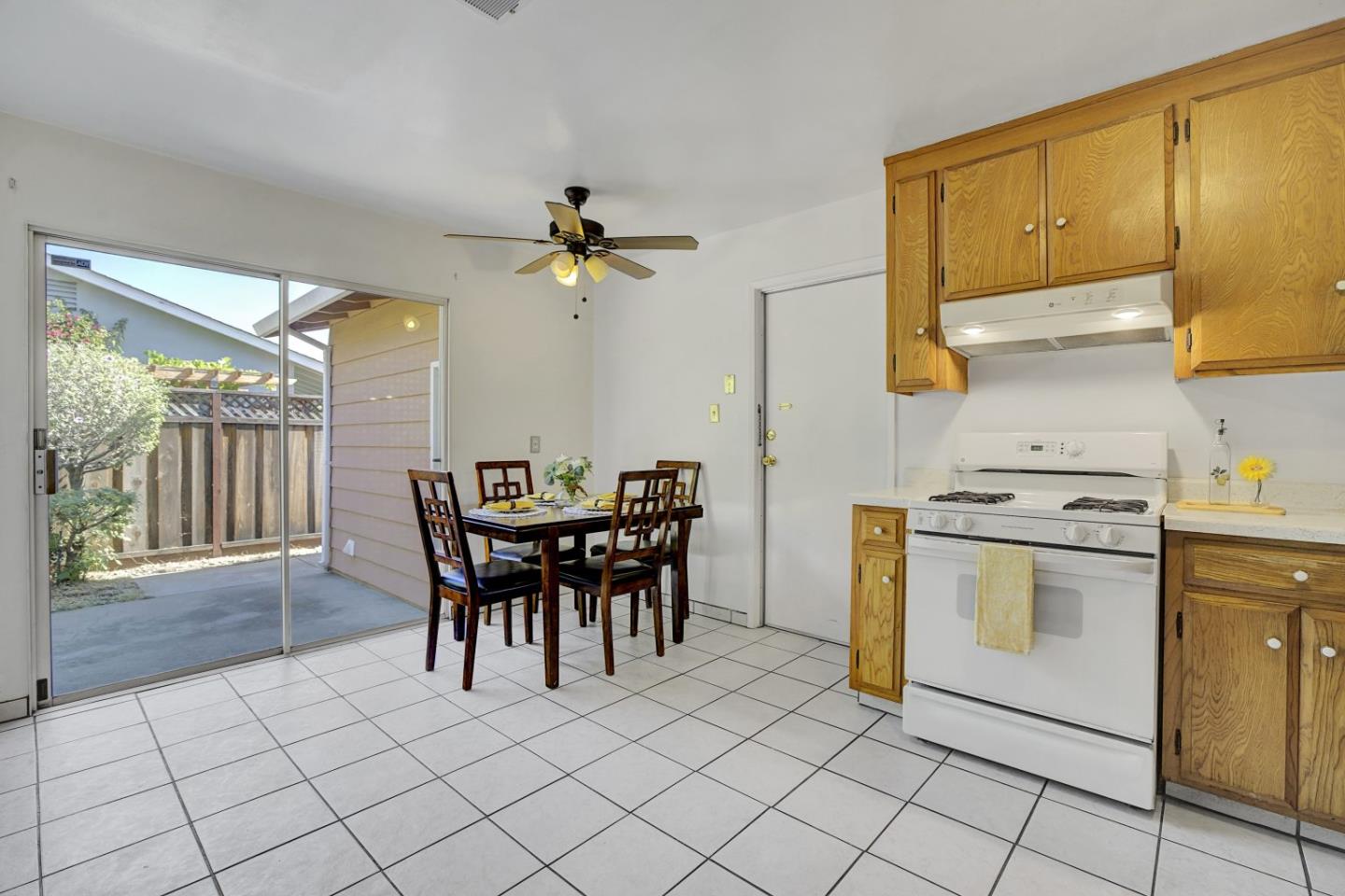 Detail Gallery Image 10 of 32 For 2715 Millbrae Way, San Jose,  CA 95121 - 3 Beds | 2 Baths