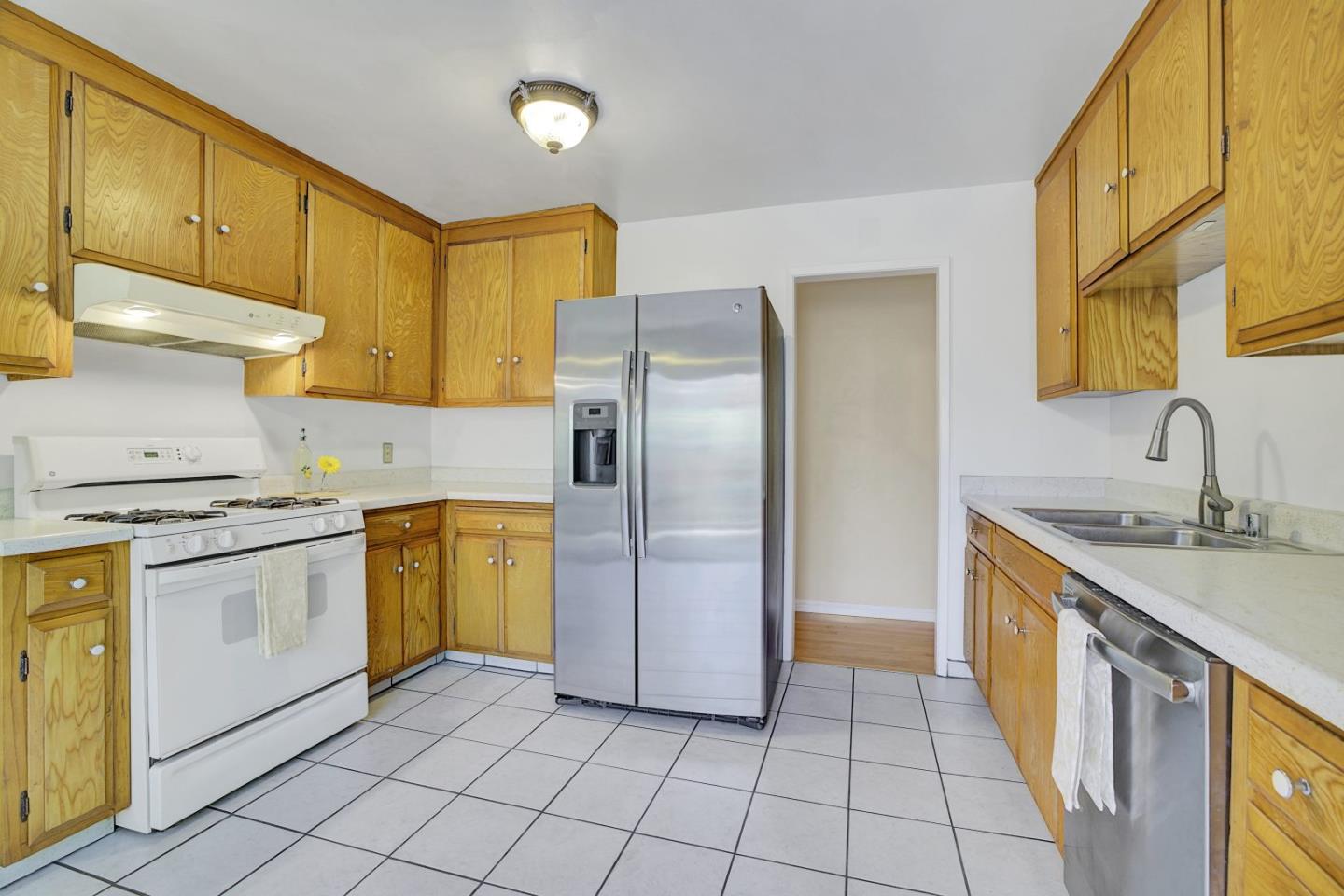 Detail Gallery Image 12 of 32 For 2715 Millbrae Way, San Jose,  CA 95121 - 3 Beds | 2 Baths