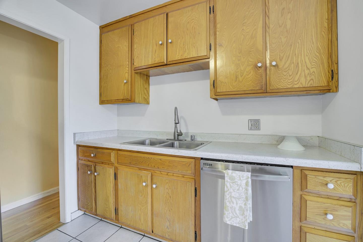 Detail Gallery Image 15 of 32 For 2715 Millbrae Way, San Jose,  CA 95121 - 3 Beds | 2 Baths