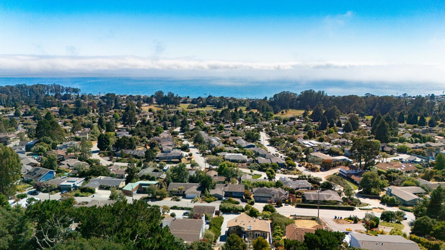 Detail Gallery Image 1 of 37 For 546 Cuesta Dr, Aptos,  CA 95003 - 4 Beds | 3/2 Baths