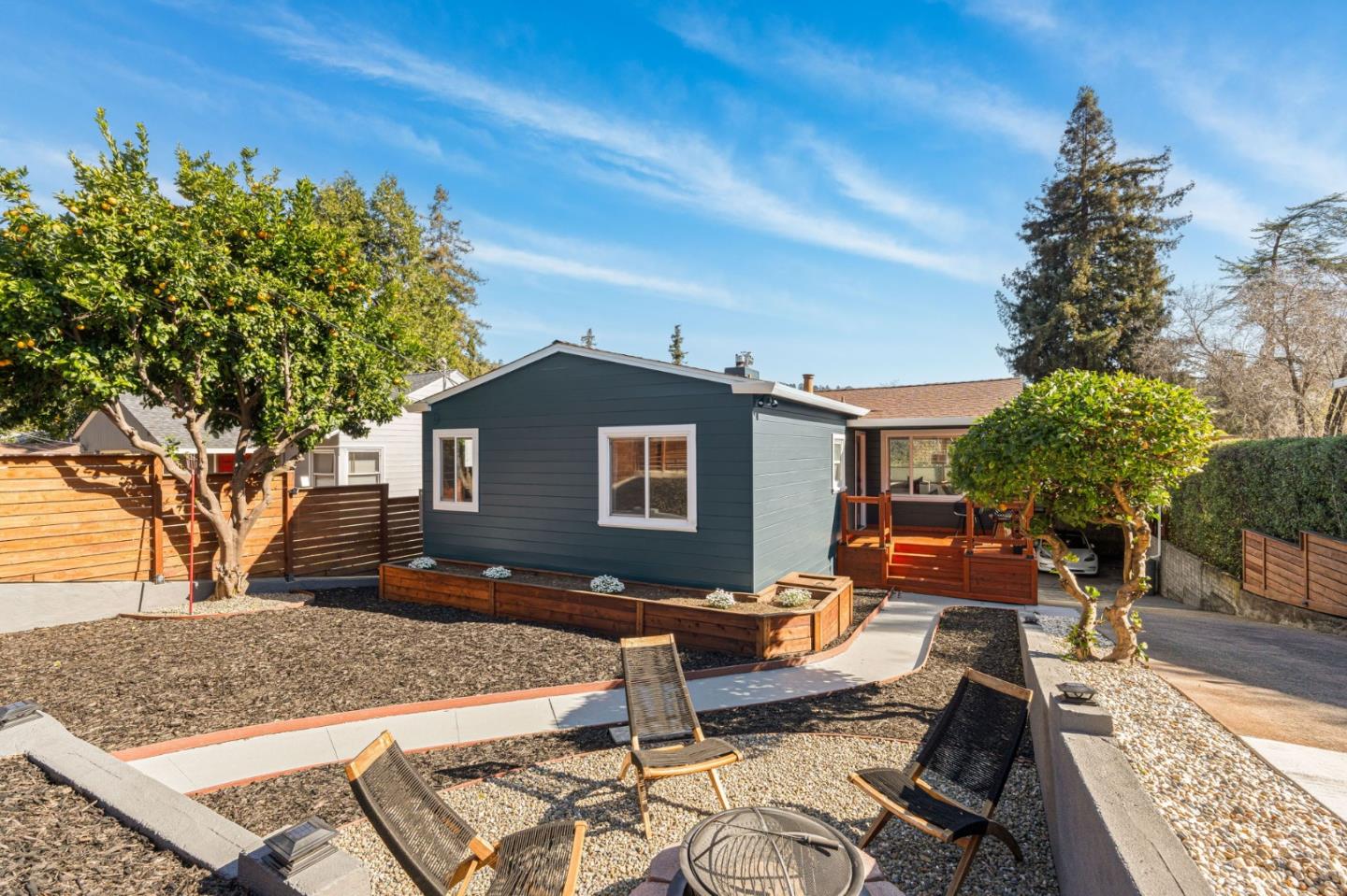 Detail Gallery Image 6 of 46 For 8124 Greenly Dr, Oakland,  CA 94605 - 4 Beds | 2/1 Baths