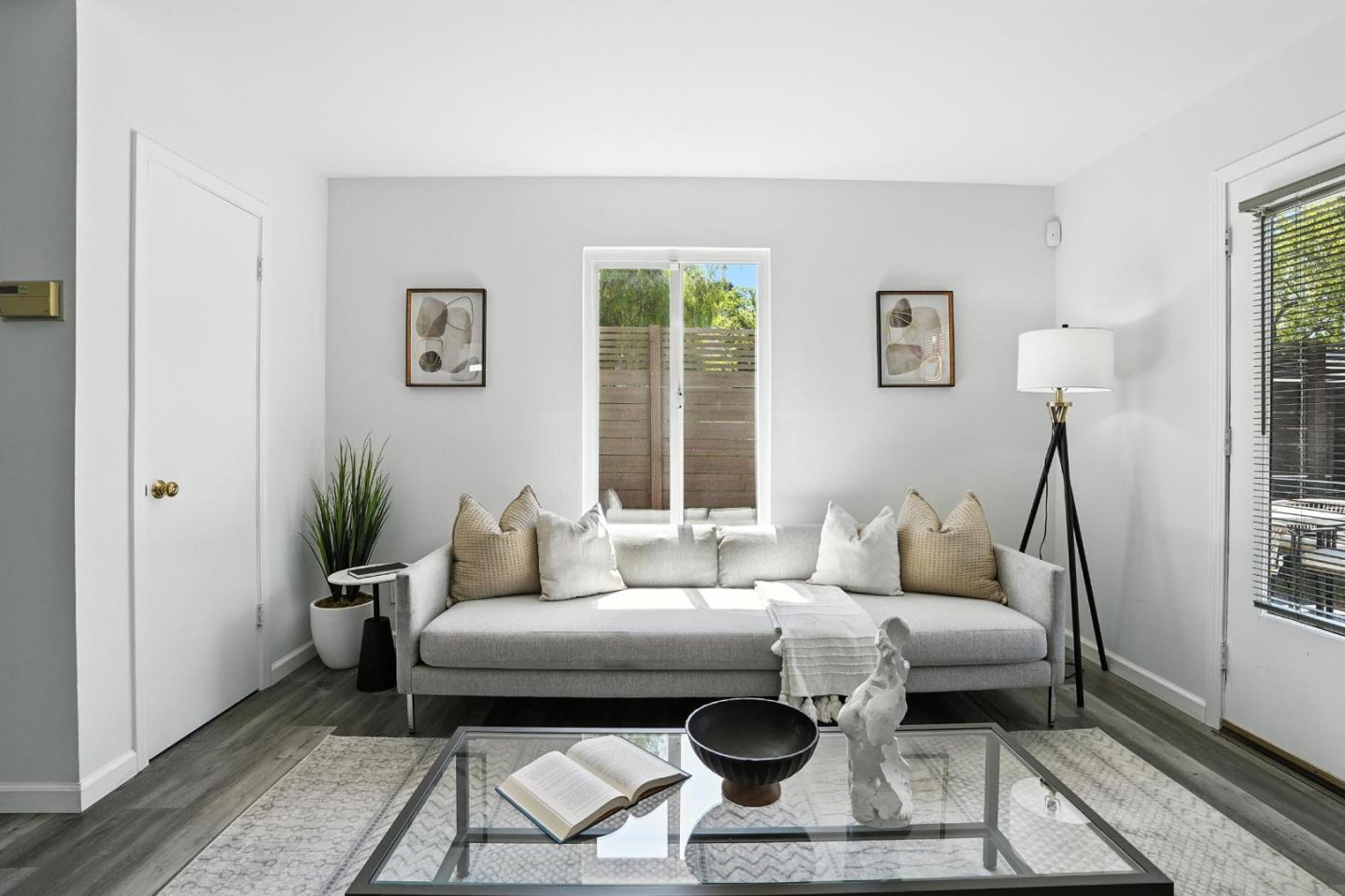 Detail Gallery Image 21 of 62 For 946 Laguna Ave, Burlingame,  CA 94010 - – Beds | – Baths