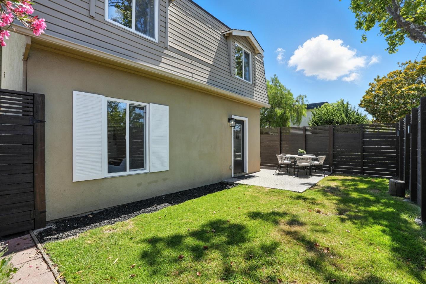Detail Gallery Image 24 of 62 For 946 Laguna Ave, Burlingame,  CA 94010 - – Beds | – Baths