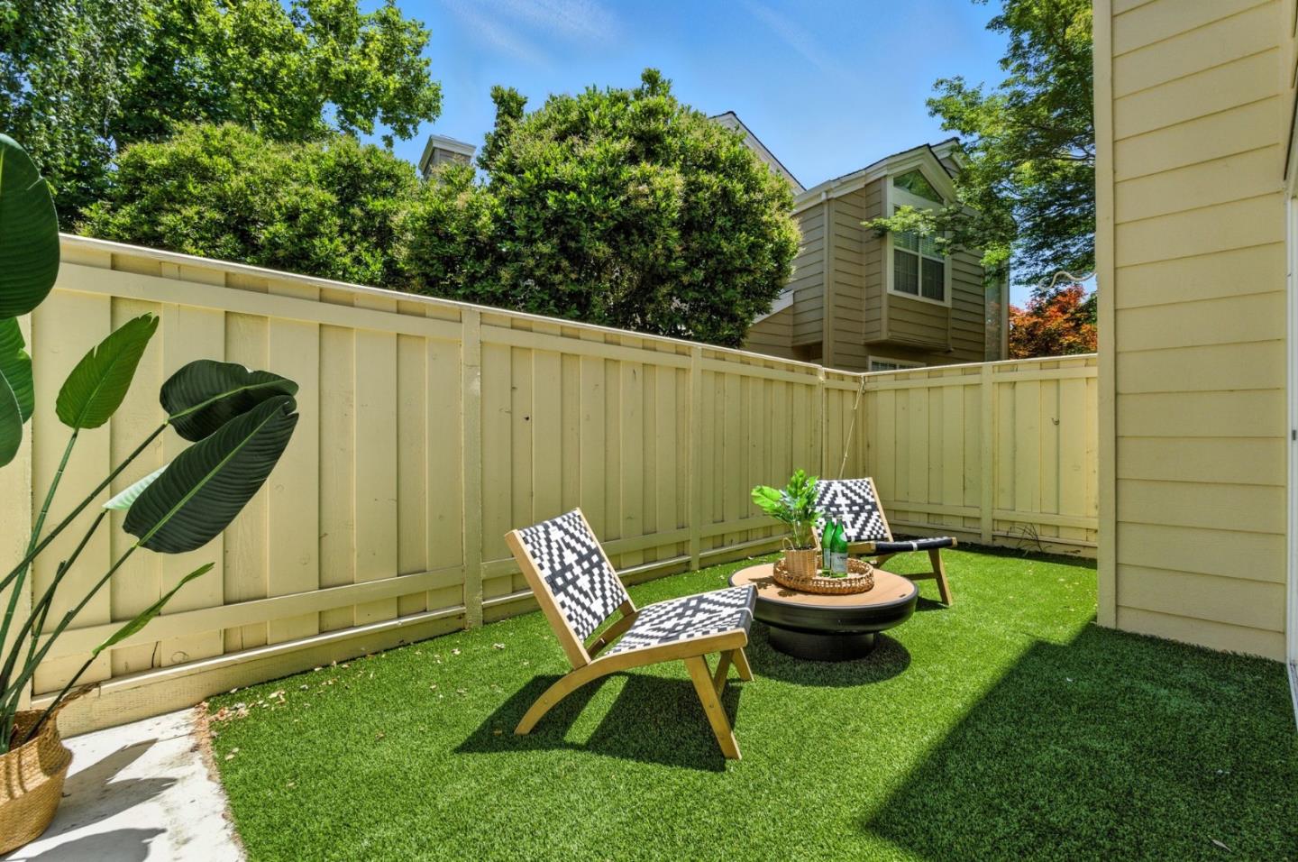 Detail Gallery Image 23 of 31 For 1862 Stratton Cir, Walnut Creek,  CA 94598 - 3 Beds | 2/1 Baths