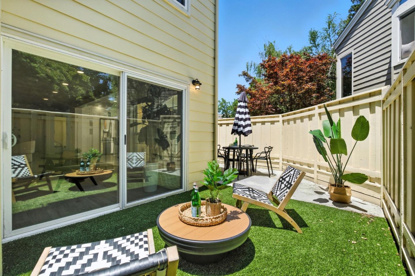 Detail Gallery Image 24 of 31 For 1862 Stratton Cir, Walnut Creek,  CA 94598 - 3 Beds | 2/1 Baths