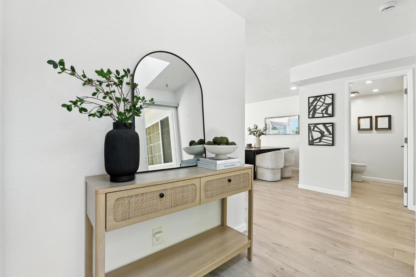 Detail Gallery Image 3 of 31 For 1862 Stratton Cir, Walnut Creek,  CA 94598 - 3 Beds | 2/1 Baths