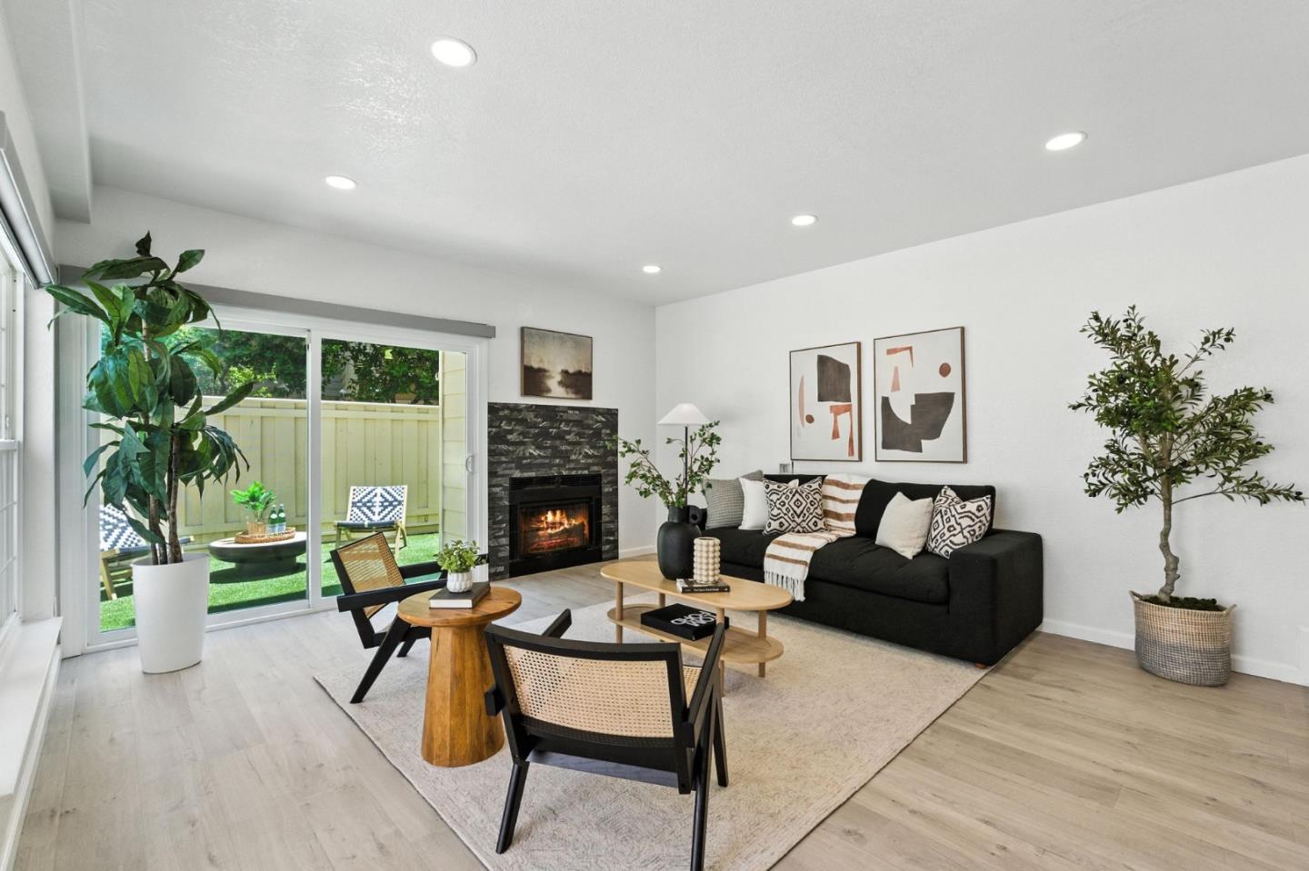 Detail Gallery Image 6 of 31 For 1862 Stratton Cir, Walnut Creek,  CA 94598 - 3 Beds | 2/1 Baths