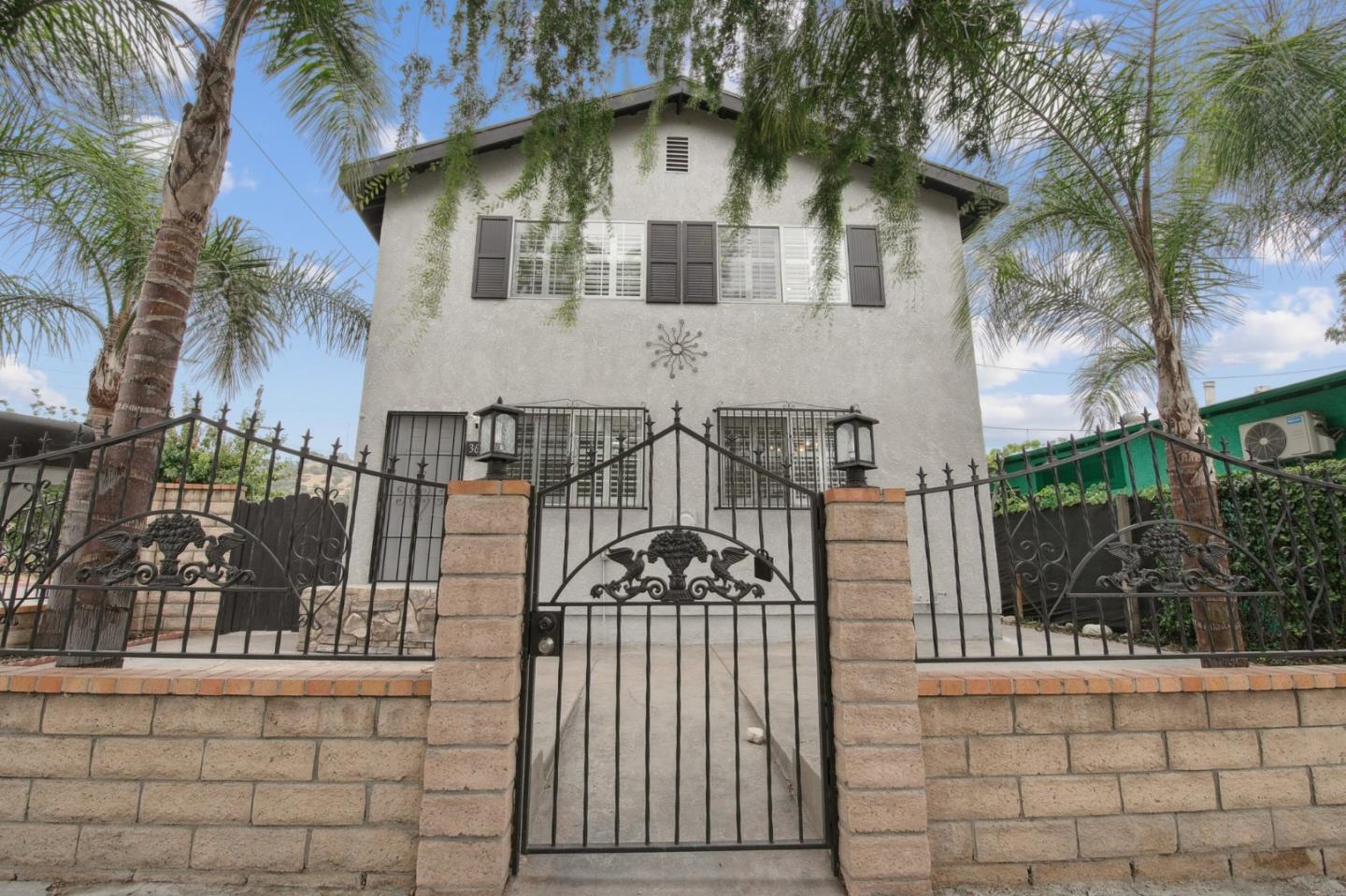 Detail Gallery Image 1 of 15 For 3628 Arroyo Seco Ave, Los Angeles,  CA 90065 - 3 Beds | 2/1 Baths