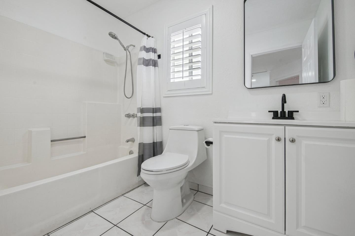 Detail Gallery Image 12 of 15 For 3628 Arroyo Seco Ave, Los Angeles,  CA 90065 - 3 Beds | 2/1 Baths