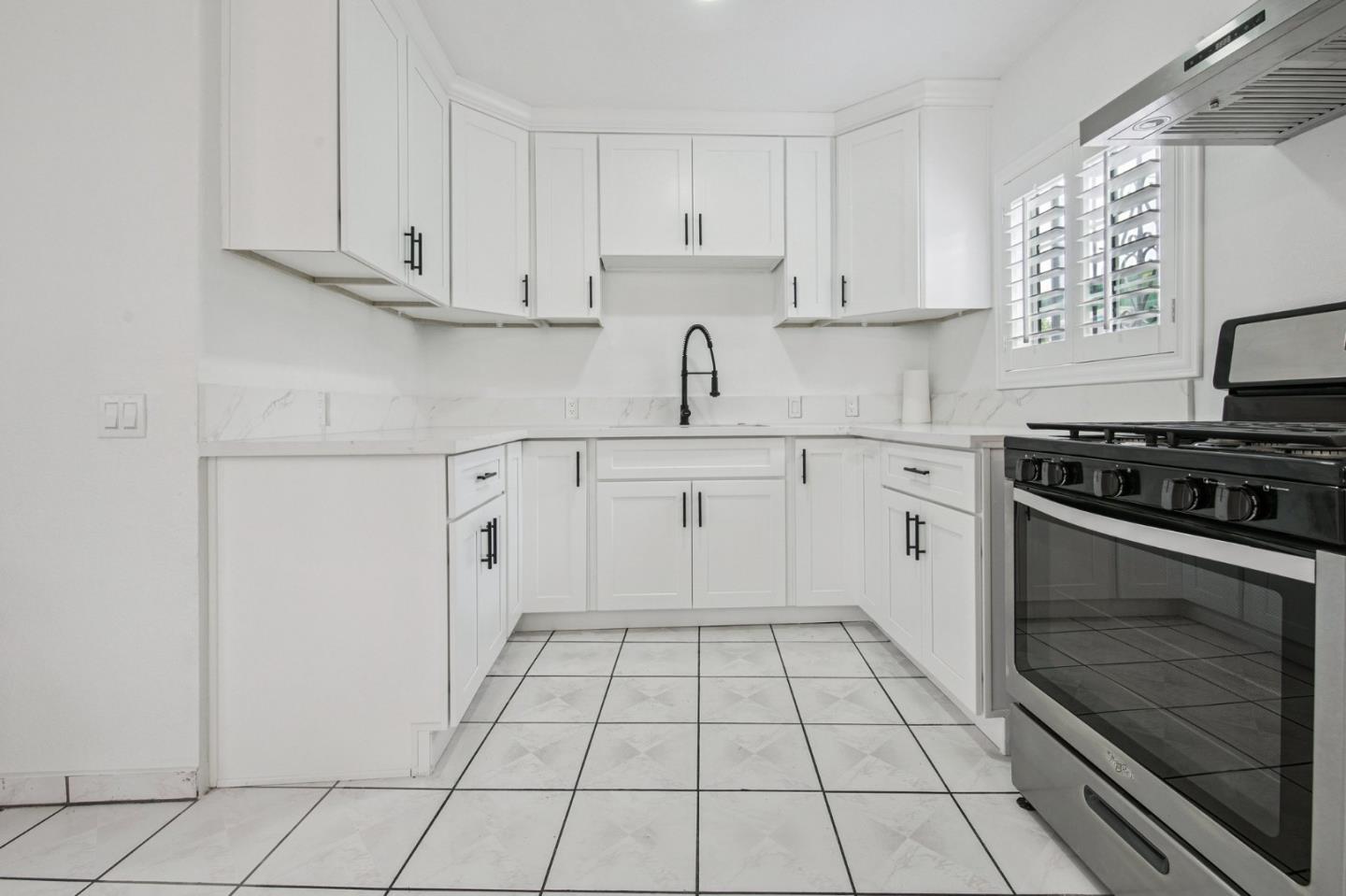 Detail Gallery Image 6 of 15 For 3628 Arroyo Seco Ave, Los Angeles,  CA 90065 - 3 Beds | 2/1 Baths