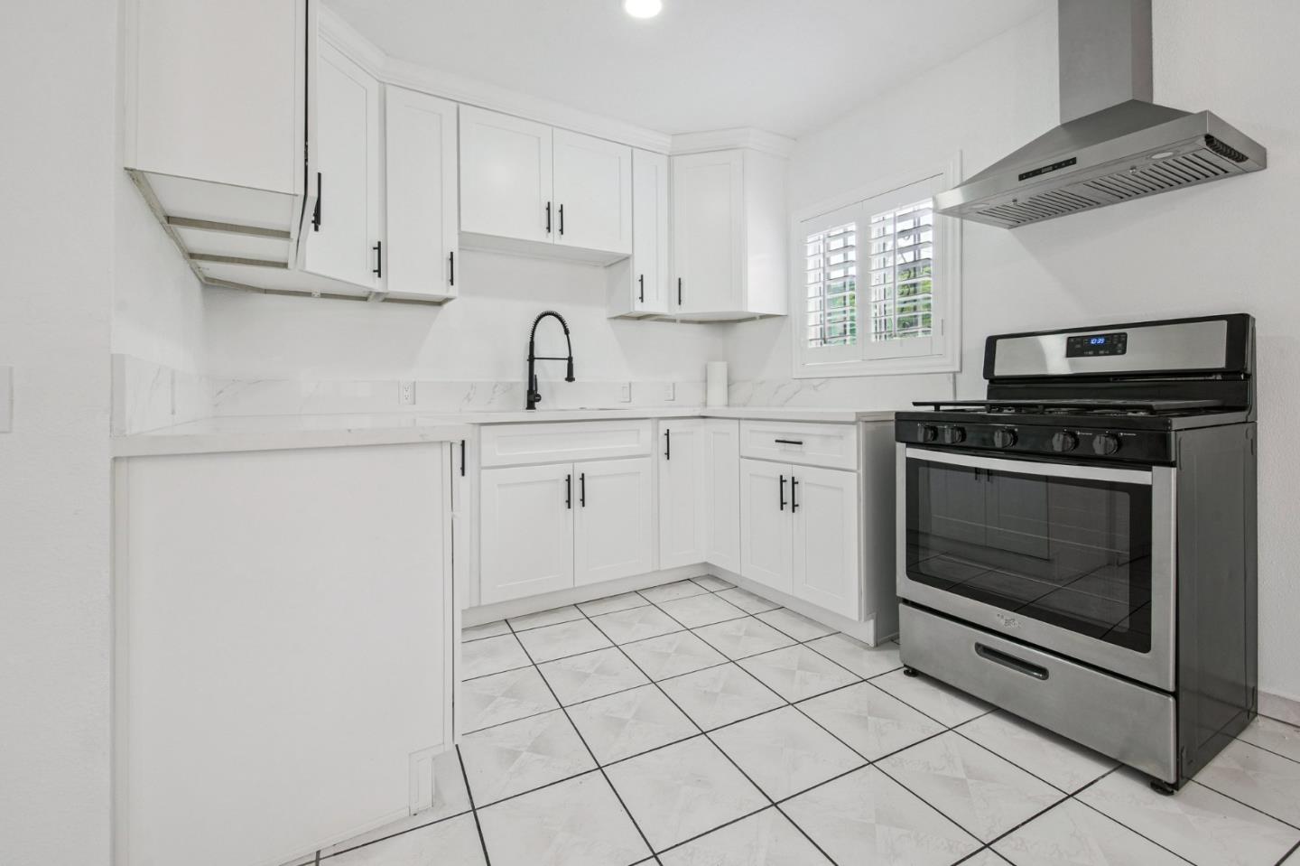 Detail Gallery Image 7 of 15 For 3628 Arroyo Seco Ave, Los Angeles,  CA 90065 - 3 Beds | 2/1 Baths