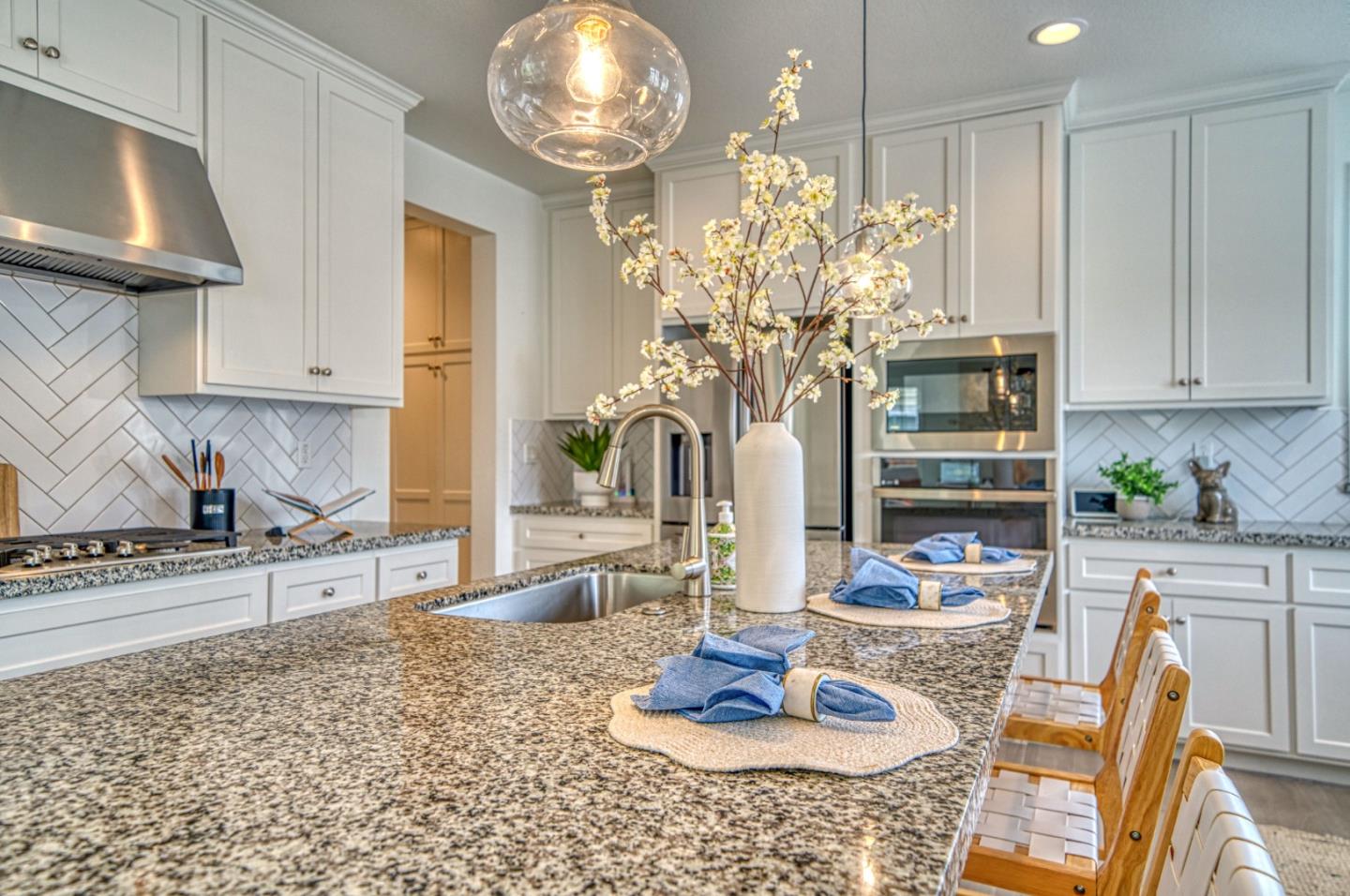 Detail Gallery Image 11 of 50 For 267 Sandy Gulch Dr, Marina,  CA 93933 - 3 Beds | 2/1 Baths