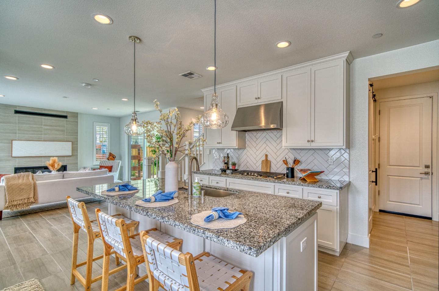Detail Gallery Image 12 of 50 For 267 Sandy Gulch Dr, Marina,  CA 93933 - 3 Beds | 2/1 Baths