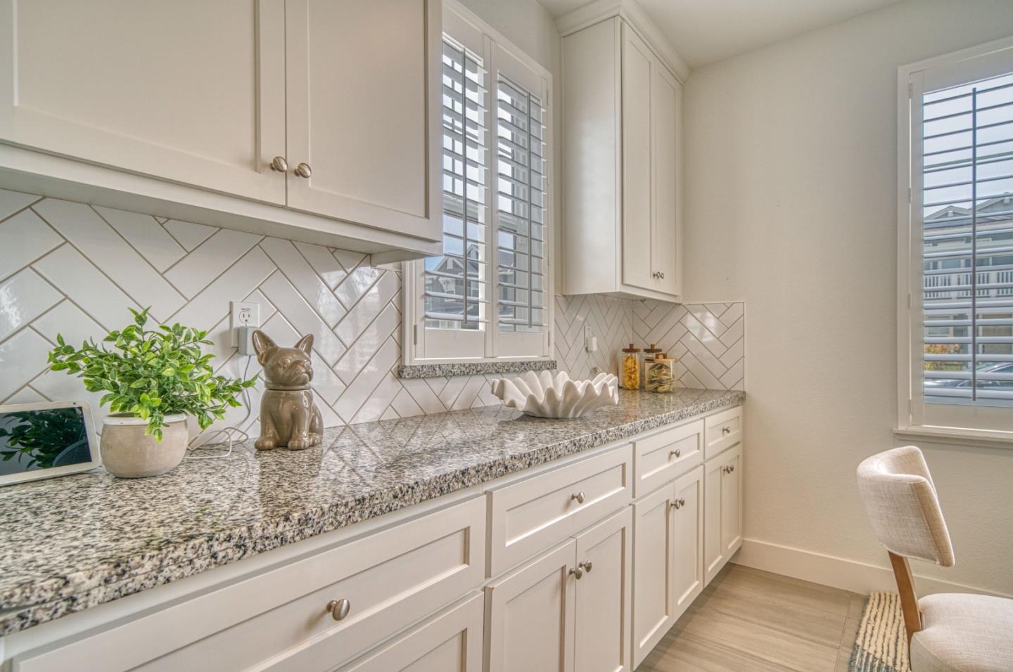 Detail Gallery Image 13 of 50 For 267 Sandy Gulch Dr, Marina,  CA 93933 - 3 Beds | 2/1 Baths