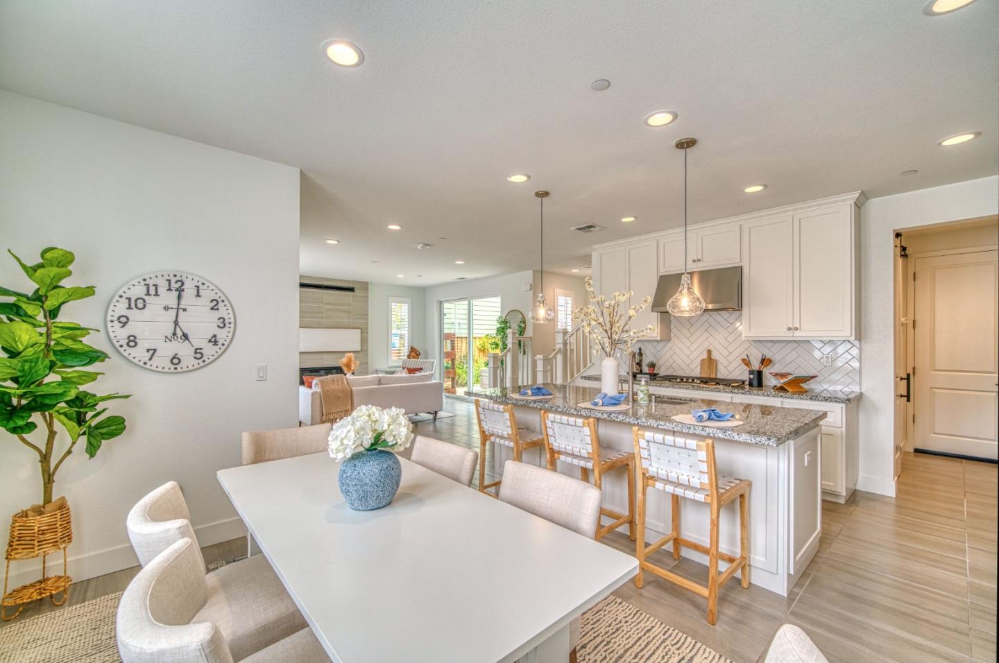 Detail Gallery Image 16 of 50 For 267 Sandy Gulch Dr, Marina,  CA 93933 - 3 Beds | 2/1 Baths
