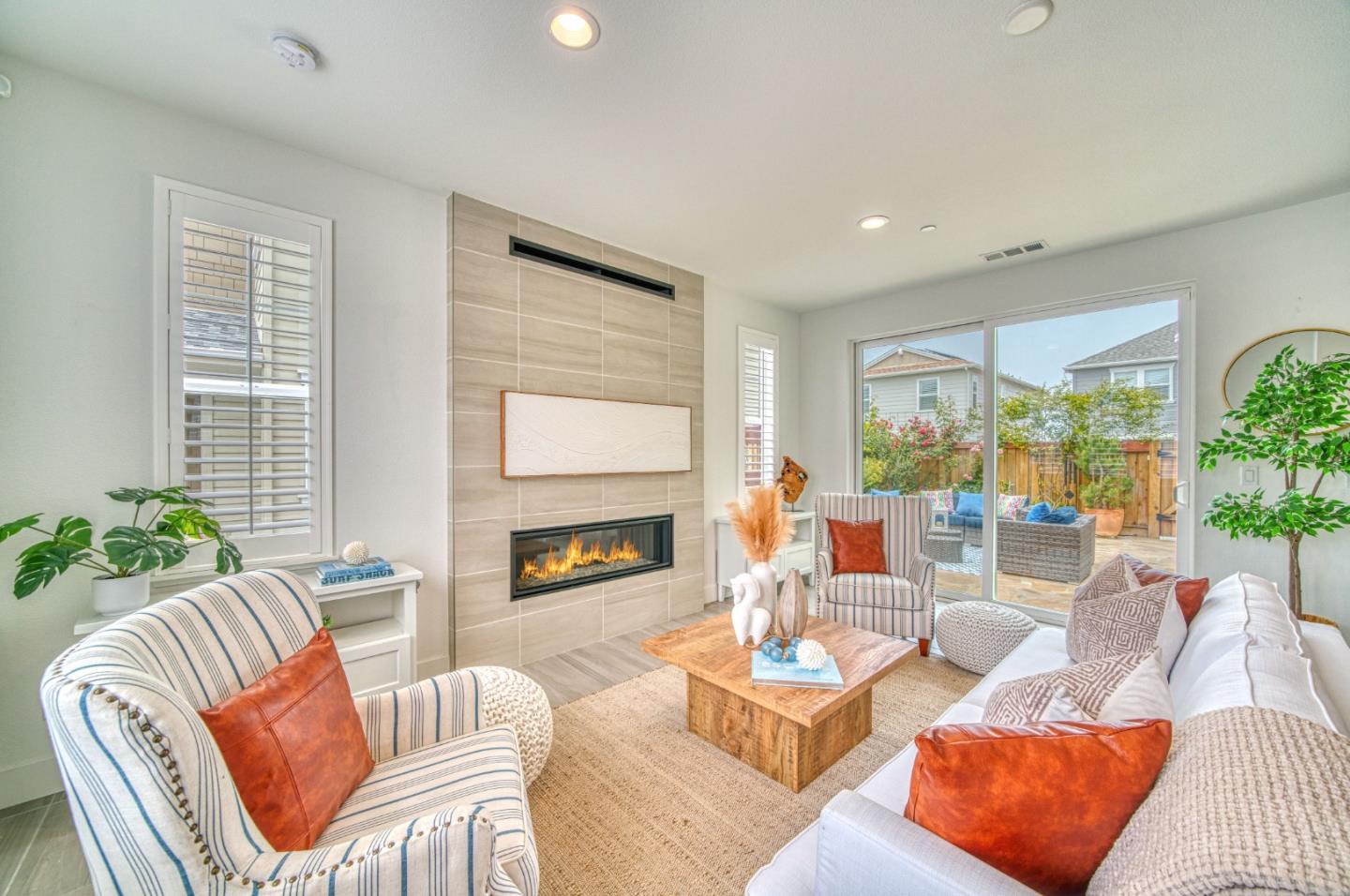 Detail Gallery Image 4 of 50 For 267 Sandy Gulch Dr, Marina,  CA 93933 - 3 Beds | 2/1 Baths