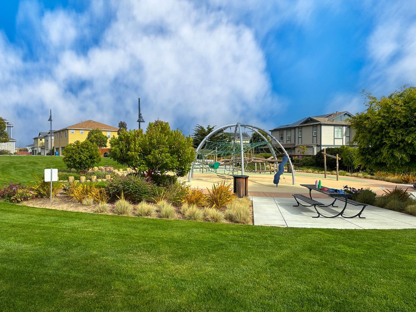 Detail Gallery Image 46 of 50 For 267 Sandy Gulch Dr, Marina,  CA 93933 - 3 Beds | 2/1 Baths