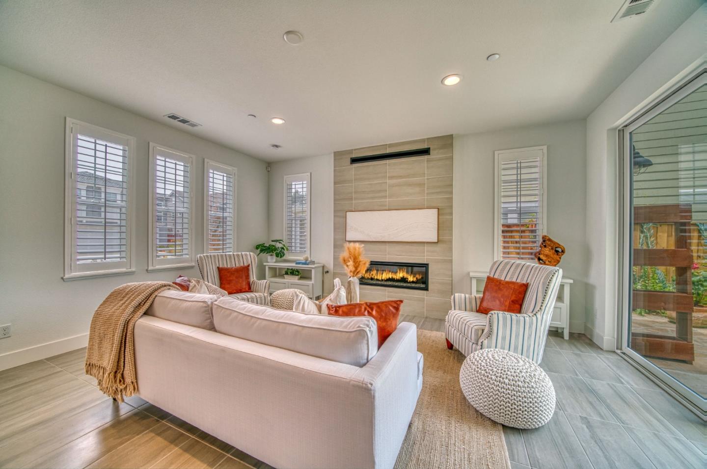 Detail Gallery Image 5 of 50 For 267 Sandy Gulch Dr, Marina,  CA 93933 - 3 Beds | 2/1 Baths