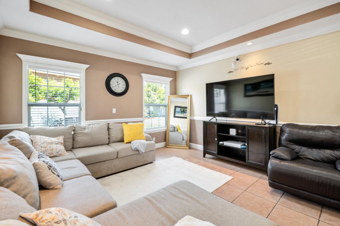 Detail Gallery Image 11 of 31 For 2686 Ascot Way, Union City,  CA 94587 - 4 Beds | 2/1 Baths