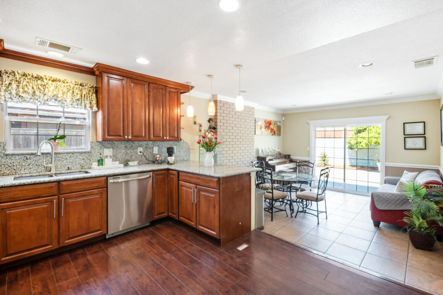 Detail Gallery Image 14 of 31 For 2686 Ascot Way, Union City,  CA 94587 - 4 Beds | 2/1 Baths