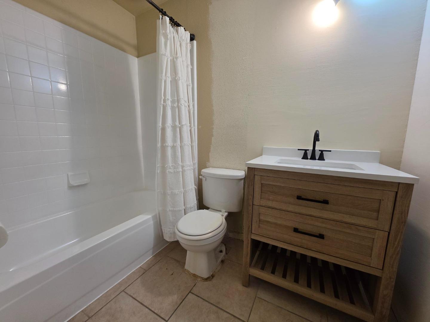 Detail Gallery Image 12 of 18 For 1333 Luna Ln, Stockton,  CA 95206 - 4 Beds | 2 Baths