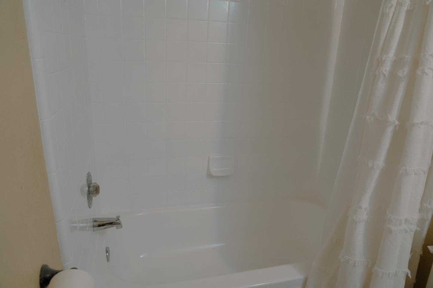 Detail Gallery Image 13 of 18 For 1333 Luna Ln, Stockton,  CA 95206 - 4 Beds | 2 Baths