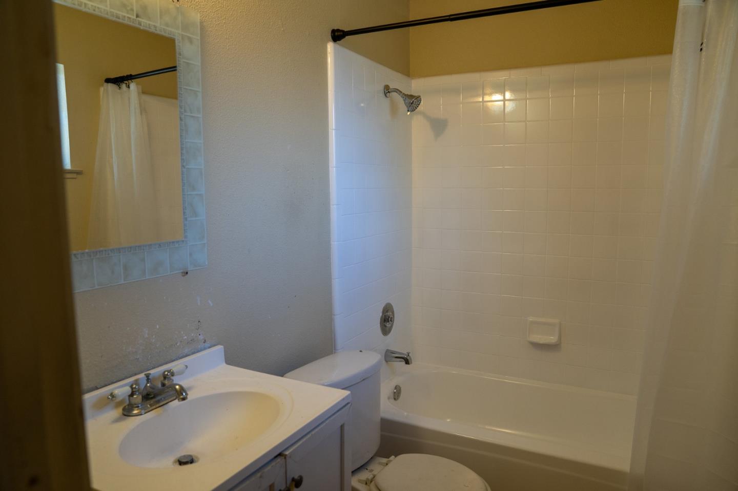 Detail Gallery Image 14 of 18 For 1333 Luna Ln, Stockton,  CA 95206 - 4 Beds | 2 Baths