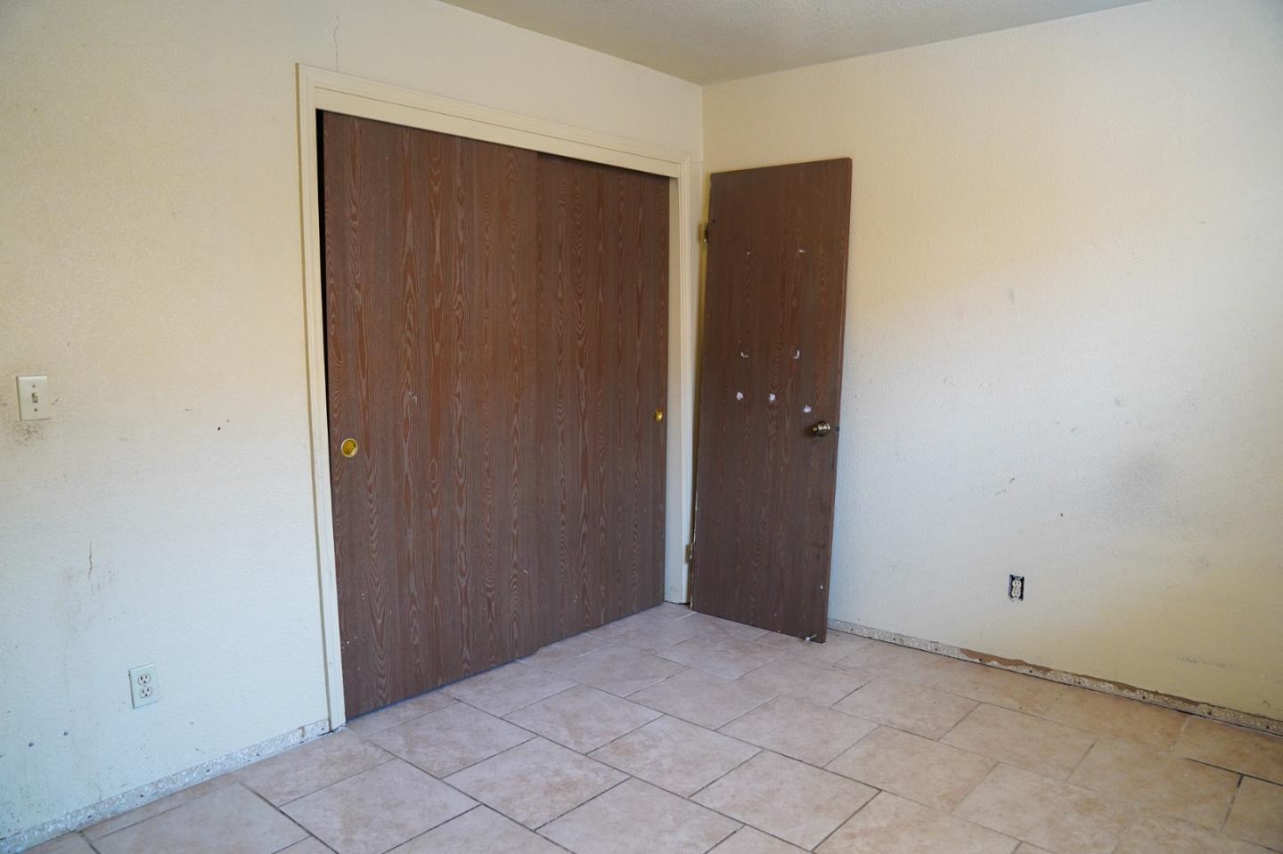 Detail Gallery Image 16 of 18 For 1333 Luna Ln, Stockton,  CA 95206 - 4 Beds | 2 Baths