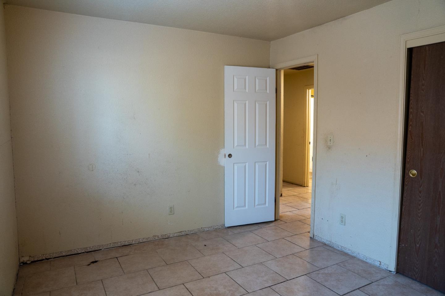 Detail Gallery Image 17 of 18 For 1333 Luna Ln, Stockton,  CA 95206 - 4 Beds | 2 Baths
