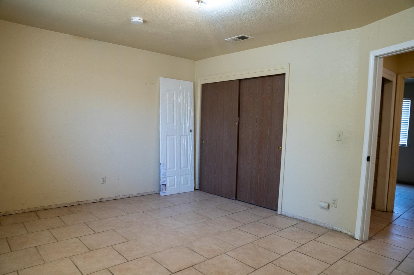 Detail Gallery Image 18 of 18 For 1333 Luna Ln, Stockton,  CA 95206 - 4 Beds | 2 Baths