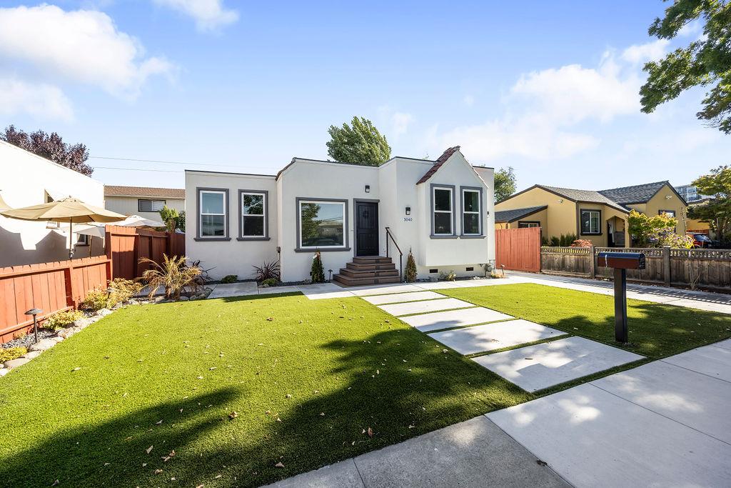 Detail Gallery Image 2 of 38 For 3040 Hoover St, Redwood City,  CA 94063 - 3 Beds | 2 Baths