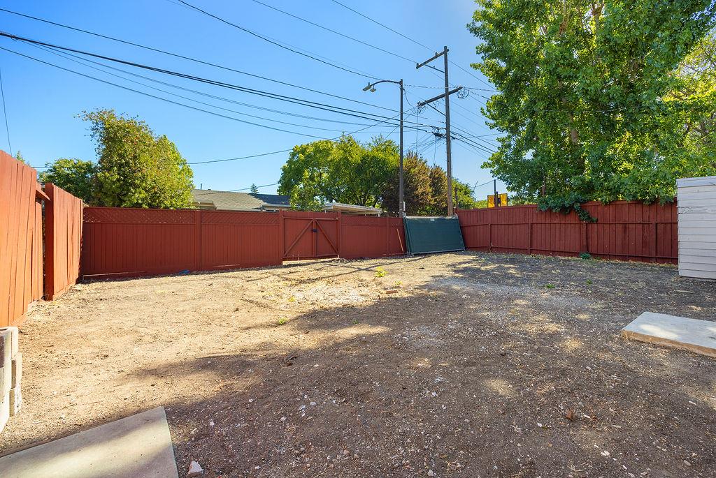 Detail Gallery Image 38 of 38 For 3040 Hoover St, Redwood City,  CA 94063 - 3 Beds | 2 Baths