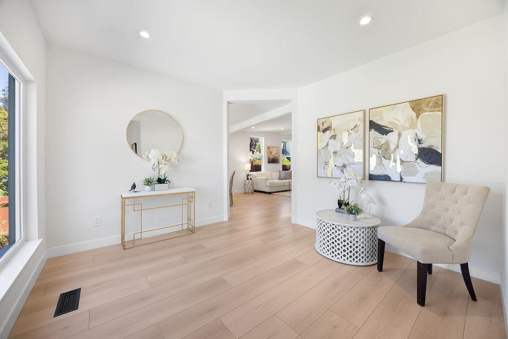 Detail Gallery Image 5 of 38 For 3040 Hoover St, Redwood City,  CA 94063 - 3 Beds | 2 Baths