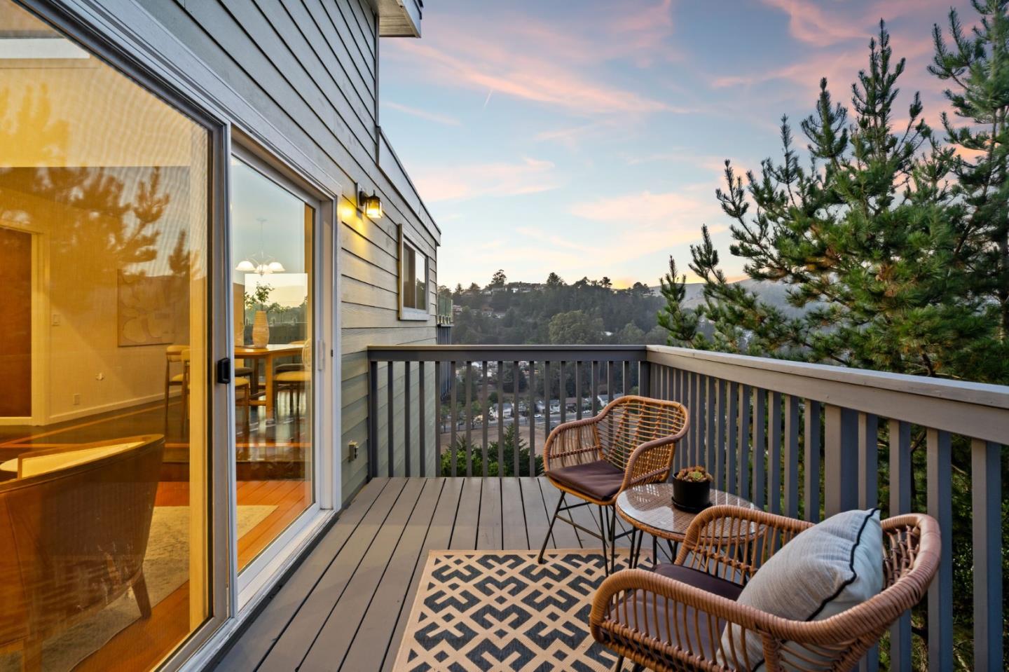 Detail Gallery Image 13 of 58 For 9 Humboldt Ct, Pacifica,  CA 94044 - 3 Beds | 2/1 Baths
