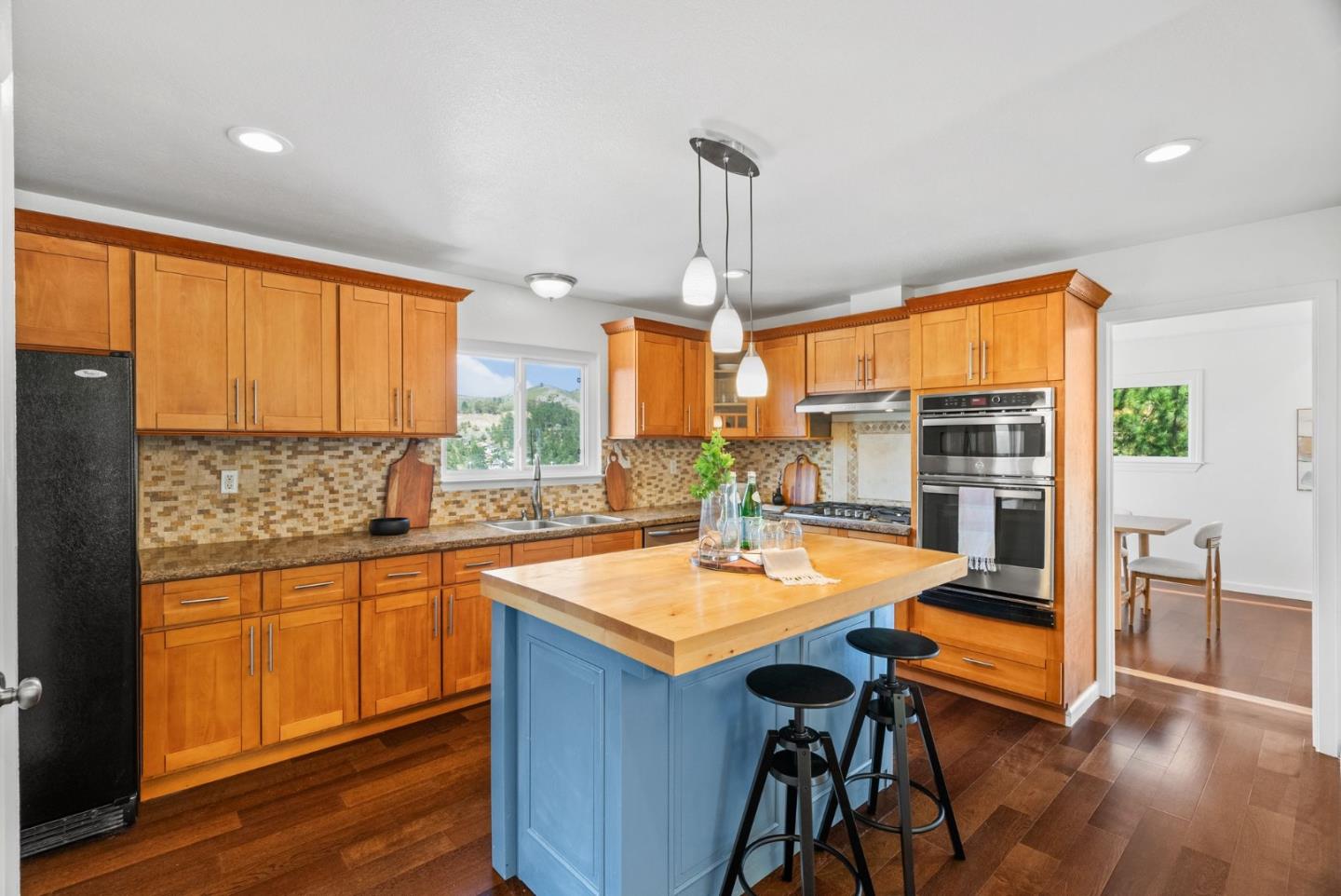 Detail Gallery Image 17 of 58 For 9 Humboldt Ct, Pacifica,  CA 94044 - 3 Beds | 2/1 Baths