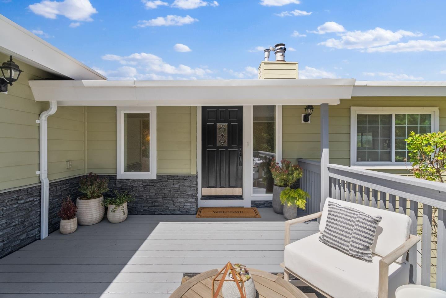 Detail Gallery Image 4 of 58 For 9 Humboldt Ct, Pacifica,  CA 94044 - 3 Beds | 2/1 Baths