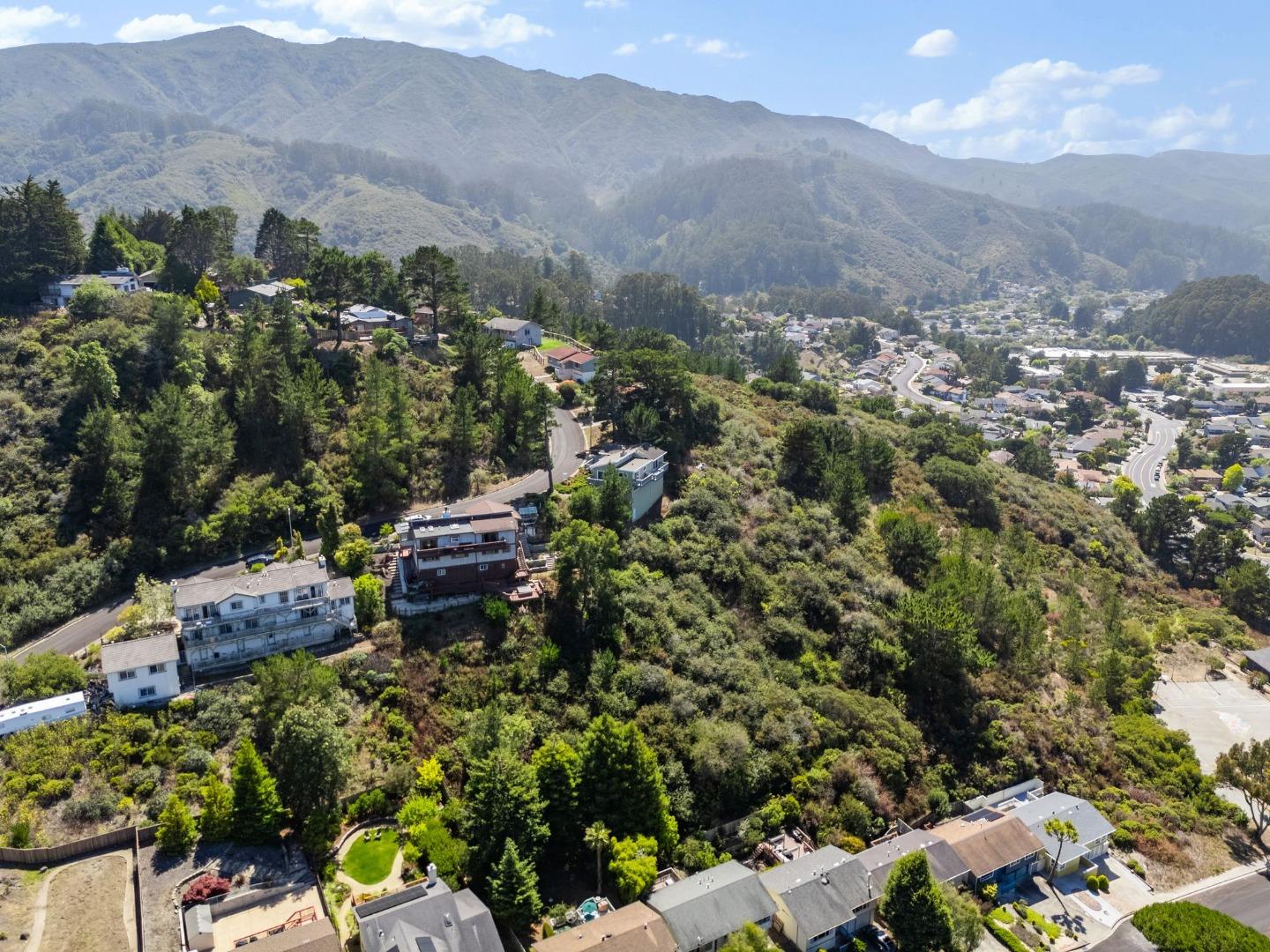 Detail Gallery Image 56 of 58 For 9 Humboldt Ct, Pacifica,  CA 94044 - 3 Beds | 2/1 Baths