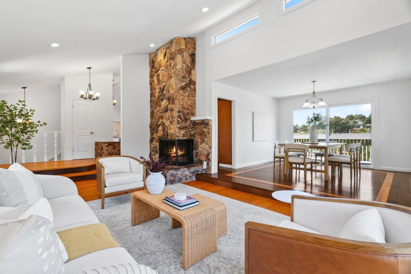 Detail Gallery Image 7 of 58 For 9 Humboldt Ct, Pacifica,  CA 94044 - 3 Beds | 2/1 Baths