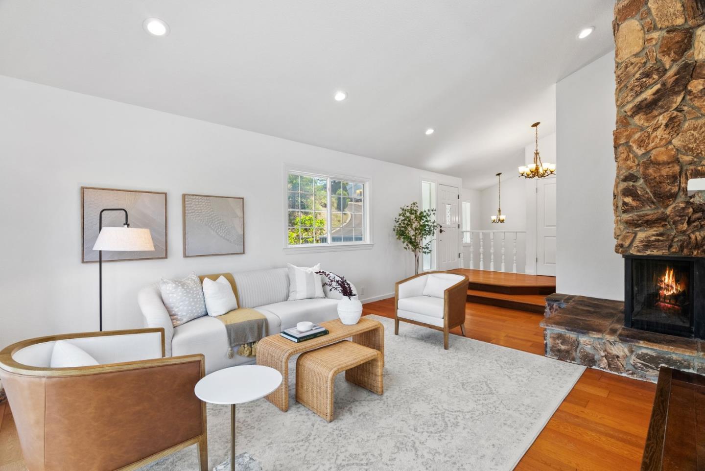 Detail Gallery Image 8 of 58 For 9 Humboldt Ct, Pacifica,  CA 94044 - 3 Beds | 2/1 Baths