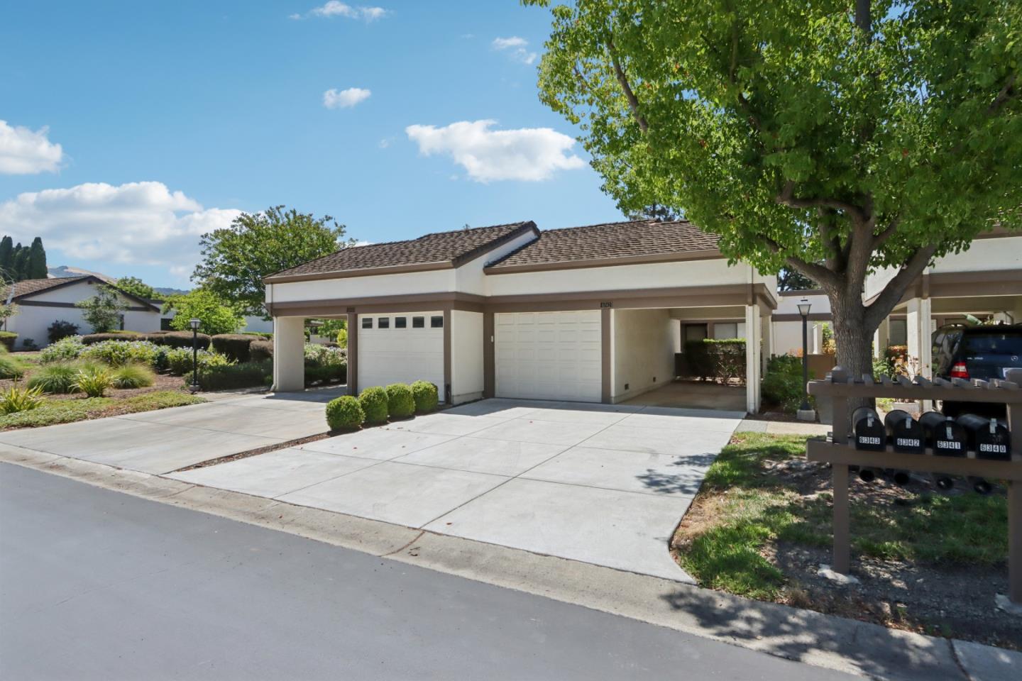 Detail Gallery Image 4 of 32 For 6343 Whaley Dr, San Jose,  CA 95135 - 2 Beds | 2 Baths